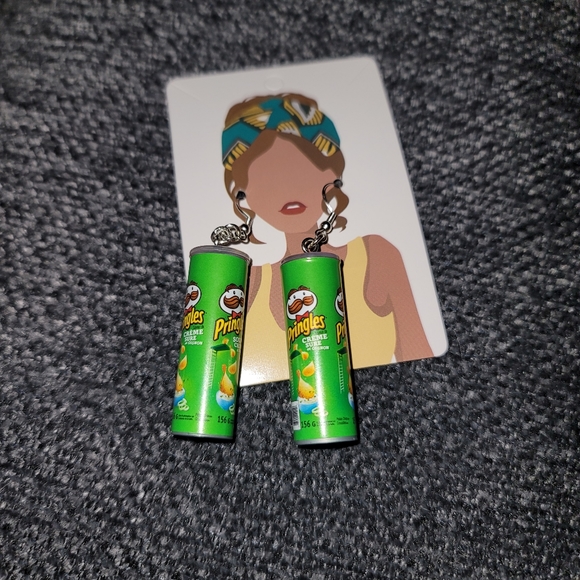 MINI BRAND EARRINGS - Picture 4 of 16